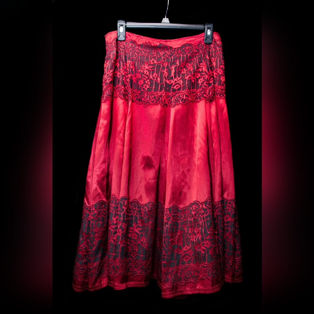 Spirit by Coldwater Creek red and black Skirt 4